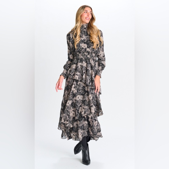 Parachute Dresses & Skirts - Paper Parachute Floral Smocked Waist Long Sleeve Midi Dress Size M